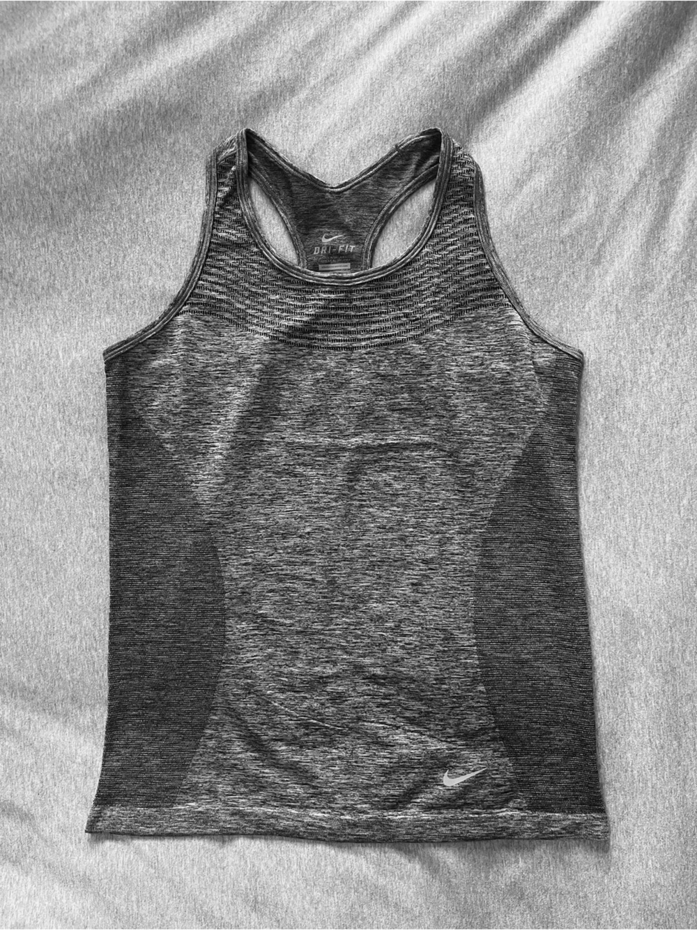Nike Women's Gray Seamless Racerback Dri-Fit Tank Top (Medium)